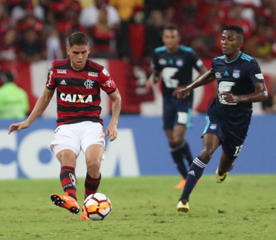 Cuéllar elogia raça e briga do time na vitória sobre o Emelec