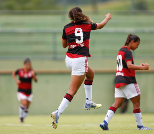 Flamengo goleia o Vasco por 4 a 0 pelo Carioca Feminino