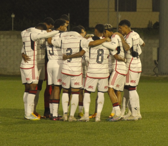 Flamengo é superado pelo Athletico-PR na ida das quartas de final do Brasileirão Sub-20