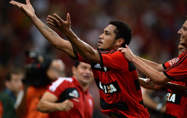 Brocador marcou mais um para o Mengão, contra o Emelec, no Maracanã. Foto: Alexandre Vidal/Fla Imagem