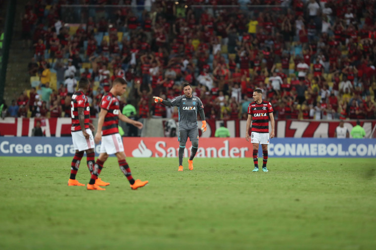 Diego Alves bate recorde após vitória na Liberta