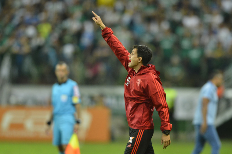 Mauricio Barbieri elogia resultado final fora de casa e atitude da equipe