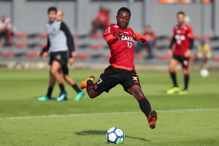 Flamengo vence o Nova Iguaçu em jogo-treino realizado no Ninho do Urubu