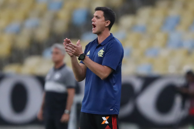 Maurício Barbieri exalta elenco rubro-negro e Nação: “São fundamentais”