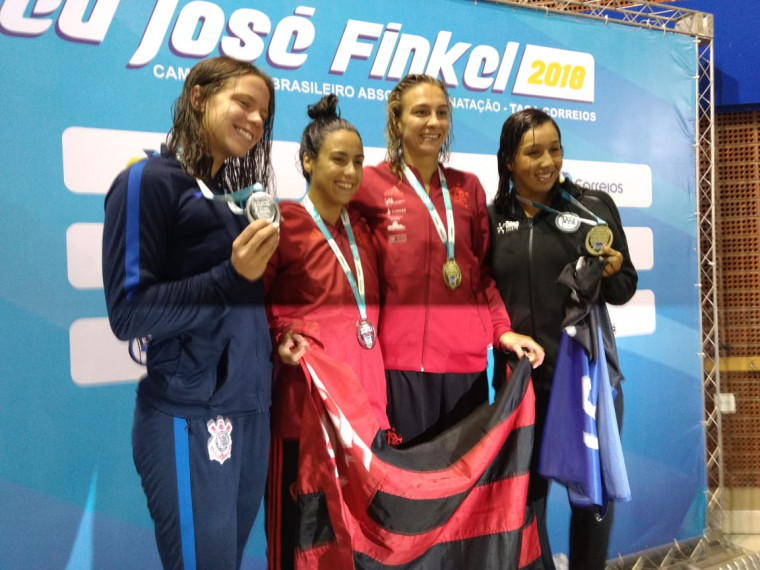 Naná Almeida e Barbora Závadova fizeram dobradinha rubro-negra em dois pódios