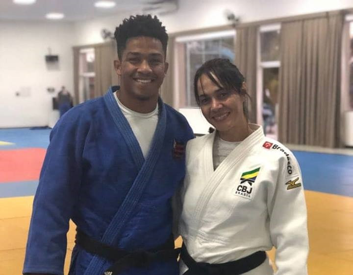 Luiz Filipi e a treinadora Rosicleia Campos representam o Mais Querido no treinamento de campo da CBJ