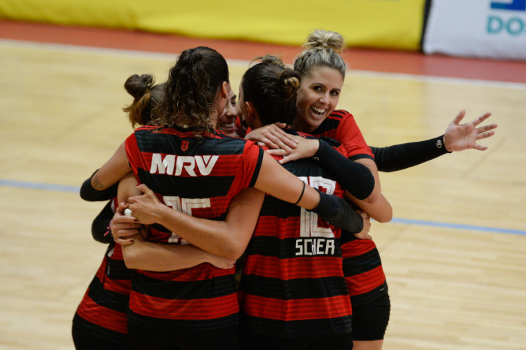 Equipe de vôlei rubro-negra está no topo da tabela e não perdeu sets na Superliga B (Foto: Marcelo Cortes/Flamengo)