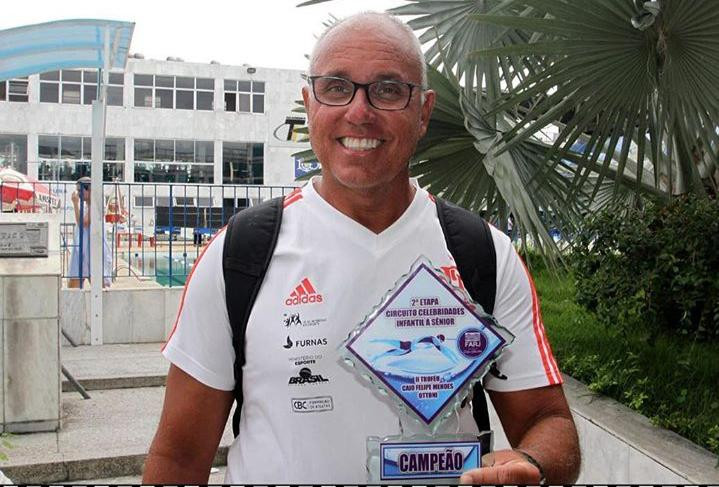 Nandão conquista mais um título à frente do comando técnico da natação rubro-negra. Foto: Sodré/FARJ Nandão conquista mais um título à frente do comando técnico da natação rubro-negra. Foto: Sodré/FARJ