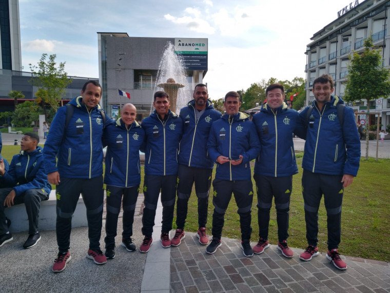 Comissão técnica reunida na Itália