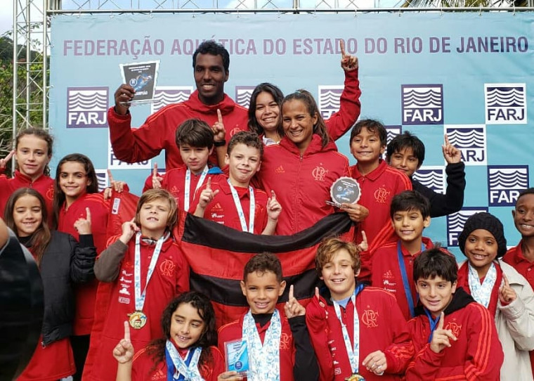 Equipe rubro-negra Mirim também brilhou e levantou o troféu de campeão. Equipe rubro-negra Mirim também brilhou e levantou o troféu de campeão.