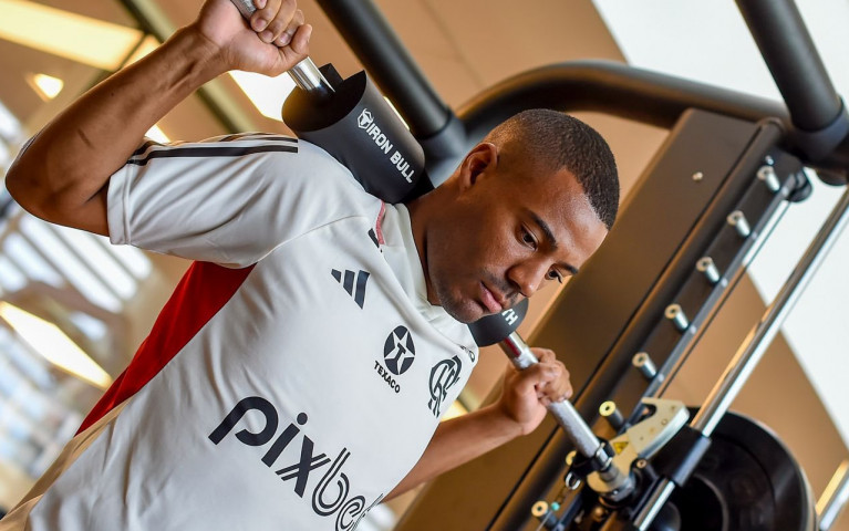 Flamengo segue pré-temporada em dois períodos no Ninho do Urubu